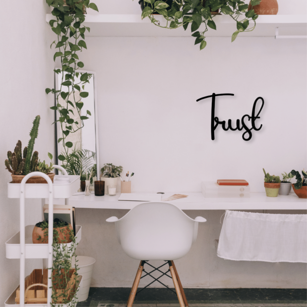 Stylish Metal Decor Phrase Word "Trust"